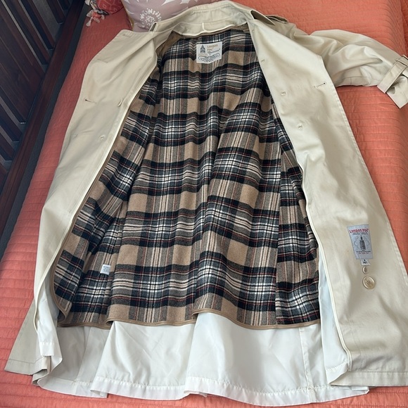 London Fog Classic Double-Breasted Belted Wool zip out liner Trench Coat sz 8P - Picture 6 of 16